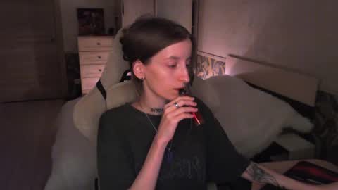 Snapshot of cath_dysphoria_ chatting on 20, 7, 2026 CATH online show from 20, 7, 2026