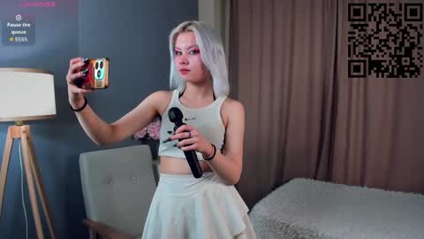 Mia online show from 10, 4, 2026