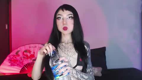 Snapshot of cati_petite chatting on 22, 12, 2024 Cati help me reach my goal of 100 thumbs up again 3 online show from 22, 12, 2024