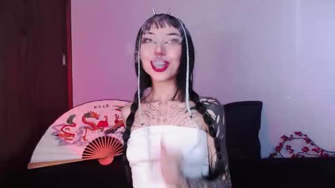 Snapshot of cati_petite chatting on 5, 1, 2025 Cati help me reach my goal of 100 thumbs up again 3 online show from 5, 1, 2025