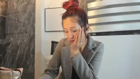 CATT EVANS online show from 12, 12, 2024