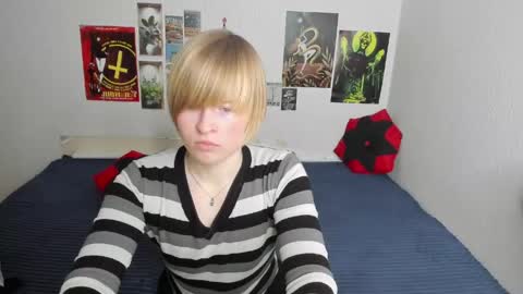 cattie_w_ online show from 24, 3, 2026