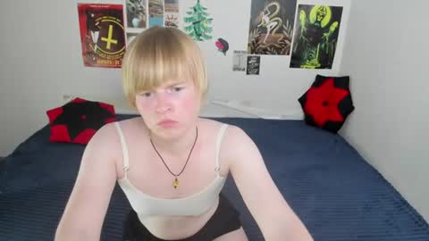Snapshot of cattie_w_ chatting on 16, 6, 2026 cattie_w_ online show from 16, 6, 2026