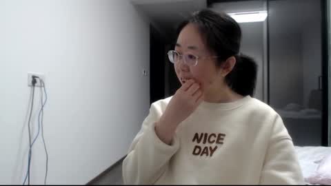 Snapshot of cbz112233 chatting on 4, 3, 2025 ANNYANNY online show from 4, 3, 2025