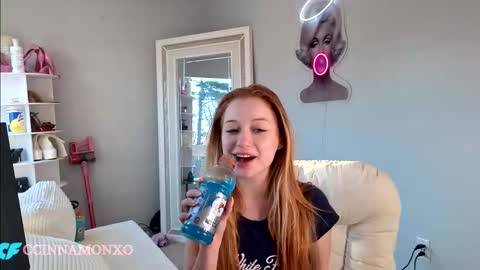 Ccinnamon online show from 24, 11, 2025