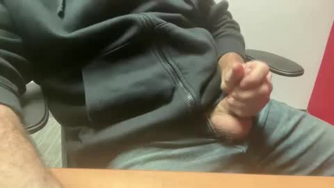 Snapshot of cdndad chatting on 18, 11, 2025 cdndad online show from 18, 11, 2025