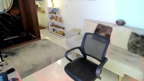 Snapshot of celeste_funnyy chatting on 27, 10, 2025 Andrea online show from 27, 10, 2025