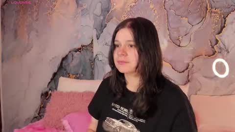 Hello guys my name is Sofi and Lizzie and  Vanessa online show from 18, 3, 2026