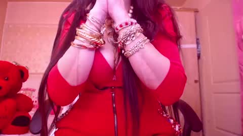 Cerise online show from 8, 3, 2025