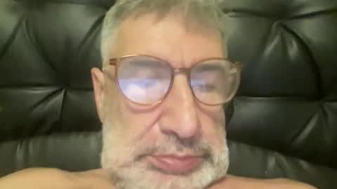 Snapshot of champsex305610 chatting on 21, 12, 2025 champsex305610 online show from 21, 12, 2025