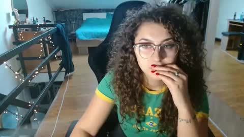 Stephanieblisss online show from 19, 1, 2026