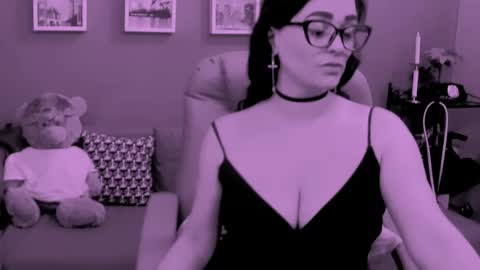 Snapshot of chantallovely chatting on 24, 4, 2026 The Queen online show from 24, 4, 2026