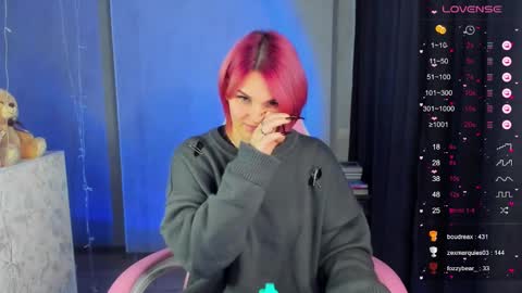 Suzanna Snow online show from 3, 2, 2025