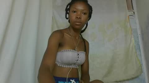 chariola0101 online show from 26, 1, 2025
