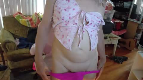 Snapshot of charli_girl chatting on 13, 4, 2026 Charli online show from 13, 4, 2026