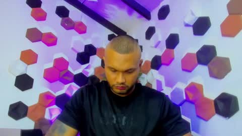 CharlieGrifinX online show from 25, 5, 2026
