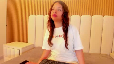 charlotaura online show from 14, 5, 2026