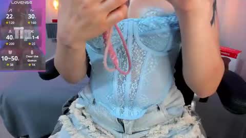 Snapshot of charlotte__benett chatting on 23, 6, 2026 Charlotte online show from 23, 6, 2026