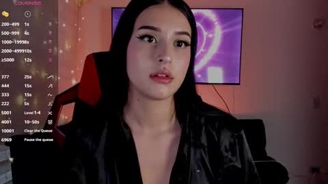 Snapshot of charlotte_greys chatting on 8, 9, 2025 Charlotte  online show from 8, 9, 2025