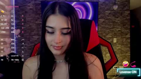 Charlotte  online show from 17, 12, 2025