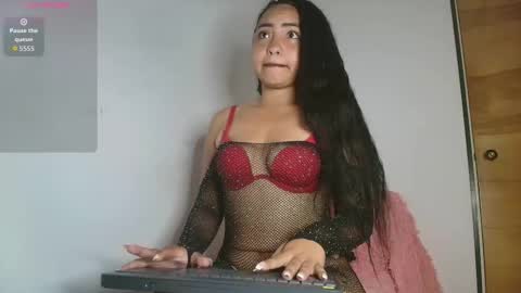 Snapshot of charlotte_princess_1 chatting on 17, 11, 2025 charlotte_princess_1 online show from 17, 11, 2025