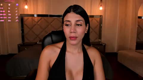 Snapshot of charlottecox_ chatting on 19, 7, 2026 Charlotte online show from 19, 7, 2026
