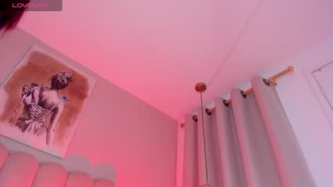 Snapshot of charlottedupontt chatting on 4, 7, 2026 Charlotte online show from 4, 7, 2026