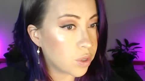 charlottezoe online show from 15, 5, 2026