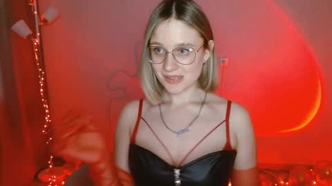 Snapshot of charming_beauty chatting on 25, 1, 2025 Michelle online show from 25, 1, 2025