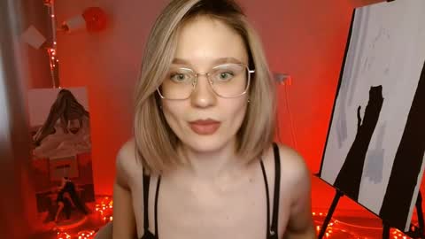 Snapshot of charming_beauty chatting on 4, 3, 2025 Michelle online show from 4, 3, 2025