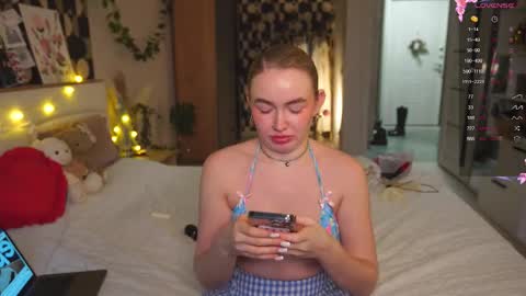 my fansly Charming daisy              My Wishlist  for new toys     online show from 29, 11, 2025