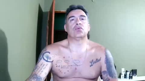 chato012 online show from 1, 1, 2025