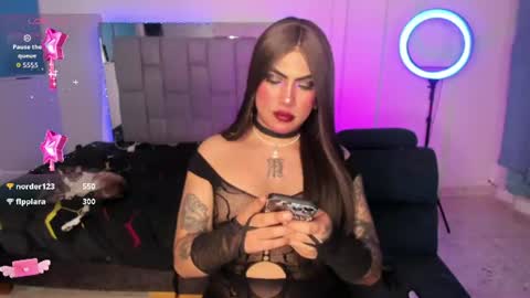 Snapshot of chaturmodels chatting on 17, 7, 2026 Sophie online show from 17, 7, 2026
