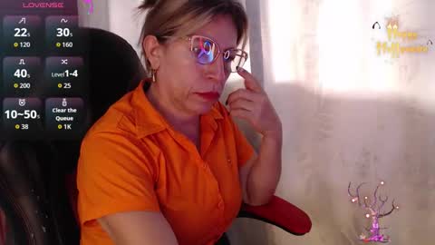 CHAYLA VICTORIA RUIZ  online show from 4, 12, 2025