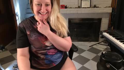 Marie online show from 4, 2, 2025