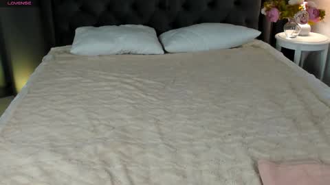 cheezy_cream online show from 12, 1, 2026