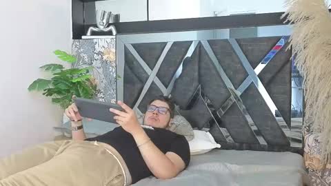 Snapshot of chel_seth chatting on 7, 1, 2026 online show from 7, 1, 2026