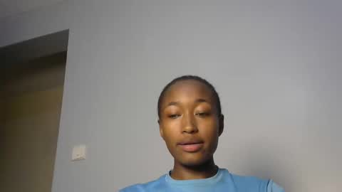 Snapshot of chelsy_2 chatting on 23, 11, 2025 chelsy 2 online show from 23, 11, 2025