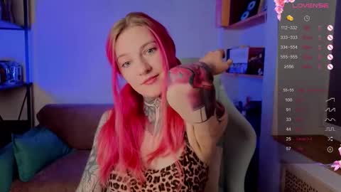 Snapshot of cherry_roxy chatting on 16, 10, 2025 Roxy online show from 16, 10, 2025