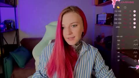 Snapshot of cherry_roxy chatting on 25, 10, 2025 Roxy online show from 25, 10, 2025