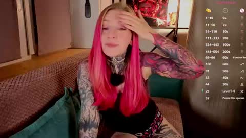 Snapshot of cherry_roxy chatting on 18, 6, 2026 Roxy online show from 18, 6, 2026