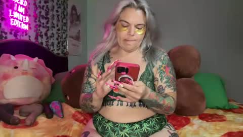 Snapshot of cherryb0mbb0mb chatting on 22, 6, 2026 CherryBombBomb online show from 22, 6, 2026