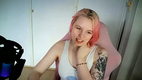Snapshot of cherrybaby_0 chatting on 14, 6, 2026 cherrybaby_0 online show from 14, 6, 2026