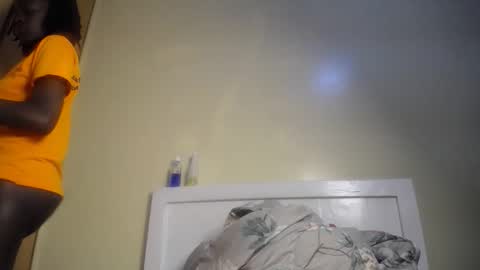 cherrycuddle2 online show from 14, 12, 2025