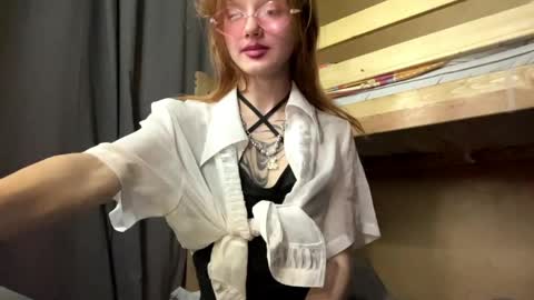 Snapshot of cherrylcornes chatting on 17, 5, 2026 Nika online show from 17, 5, 2026