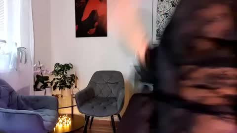 Snapshot of cherryluxe_ chatting on 28, 6, 2026 Kira online show from 28, 6, 2026