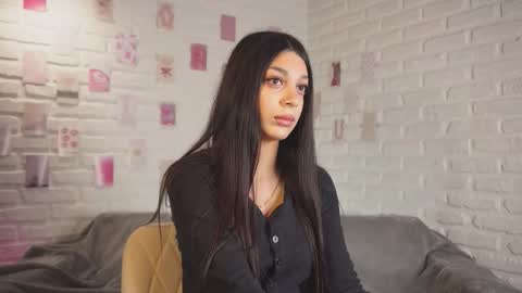 Snapshot of cherrypeery chatting on 19, 10, 2025 Kiki online show from 19, 10, 2025