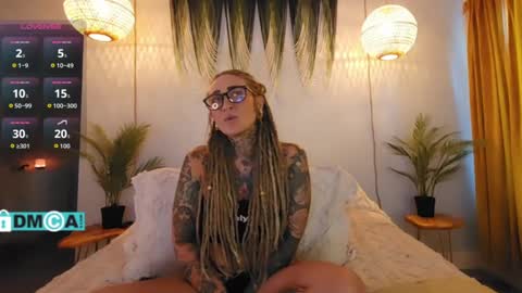 Chevi Blue online show from 16, 9, 2025