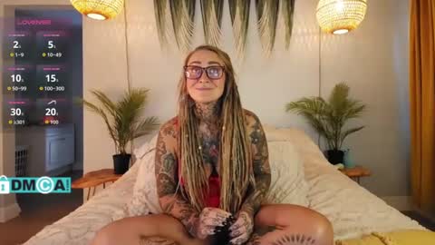 Chevi Blue online show from 5, 11, 2025