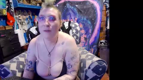 CurvySiren online show from 16, 12, 2025